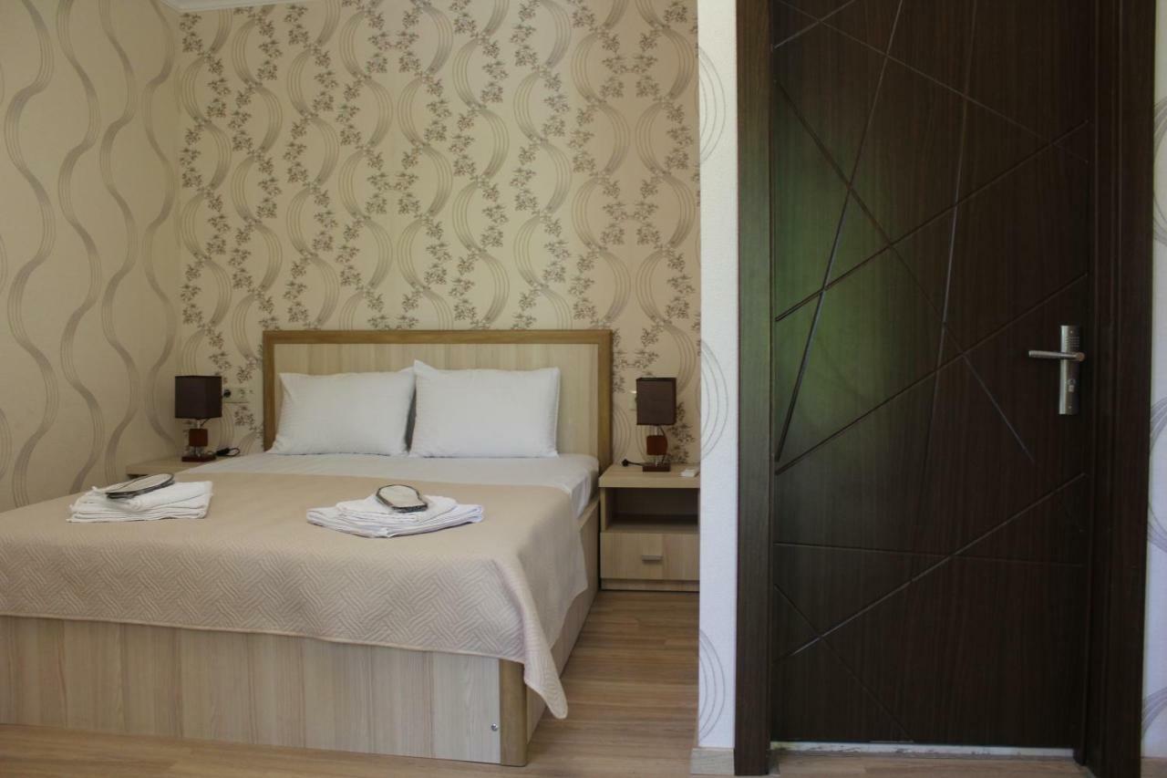 Emis Hotel Tbilisi Ngoại thất bức ảnh