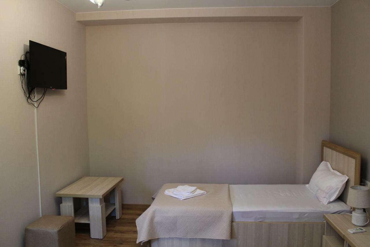 Emis Hotel Tbilisi Ngoại thất bức ảnh