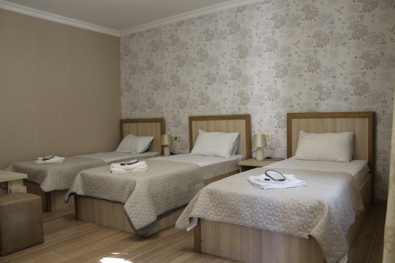 Emis Hotel Tbilisi Ngoại thất bức ảnh