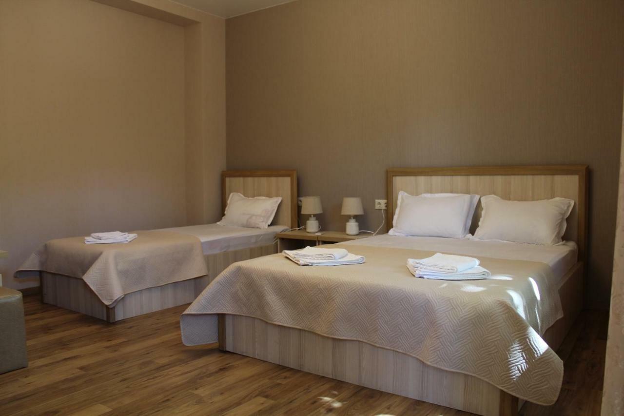 Emis Hotel Tbilisi Ngoại thất bức ảnh