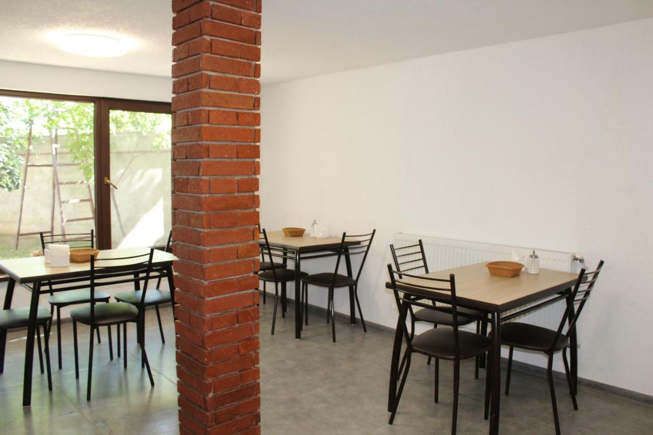 Emis Hotel Tbilisi Ngoại thất bức ảnh